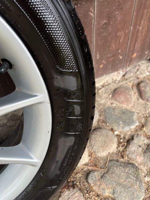 Letnie opony Felgi aluminiowe Toyota 205/55/R16 toyota