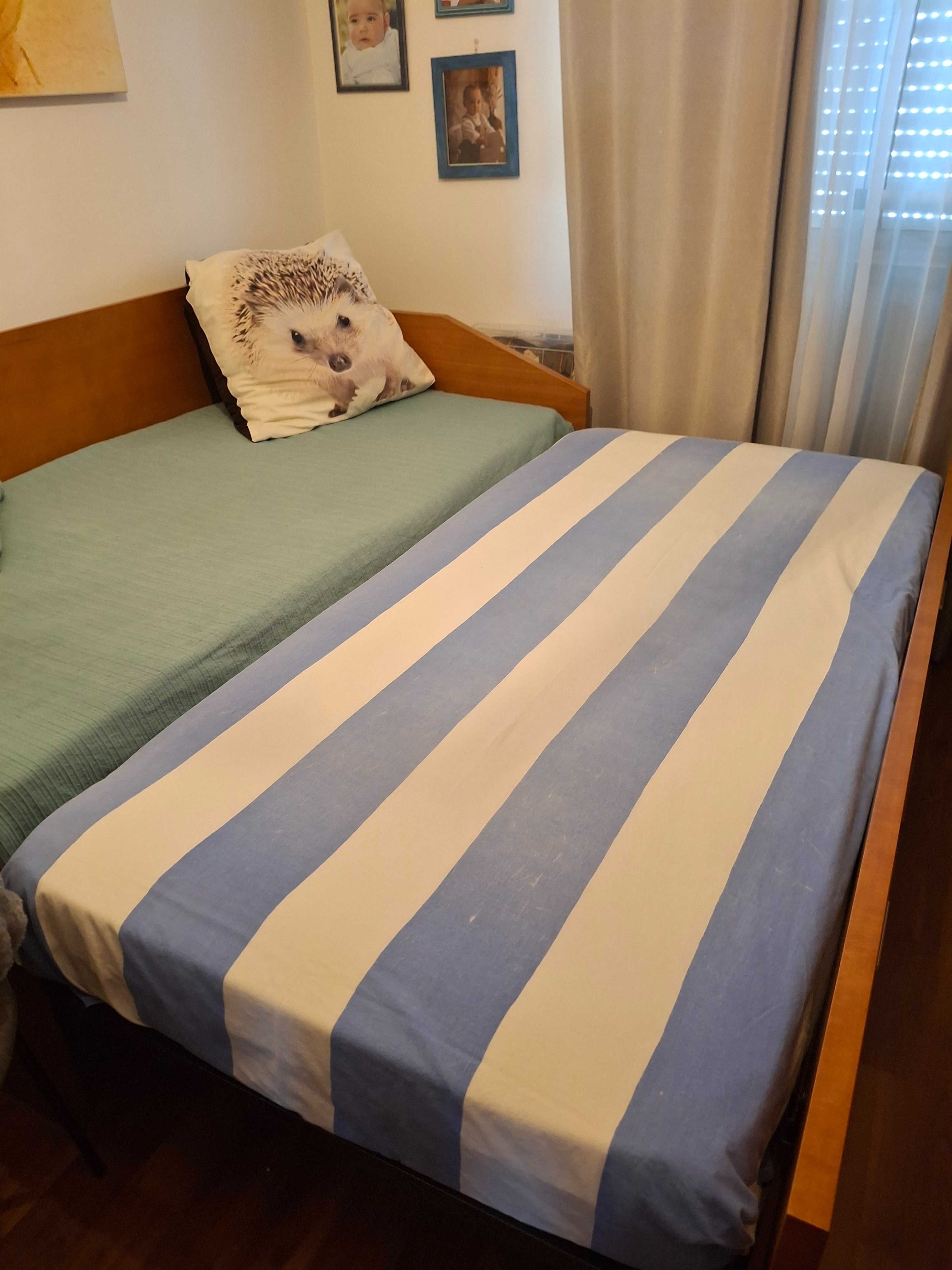 Cama dupla em pinho