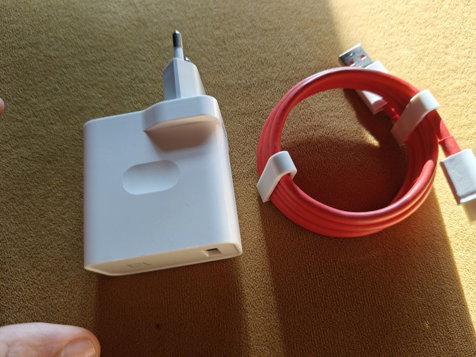 OnePlus Super Charger