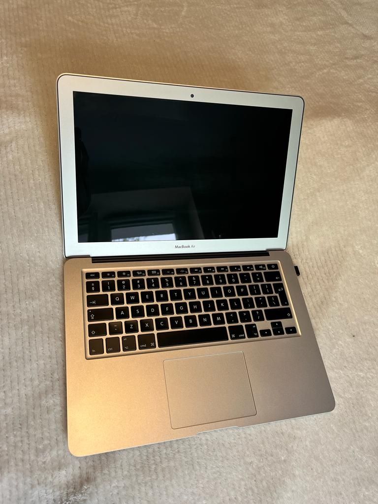 Macbook Air 13 256GB srebrny 2017 Intel I5 Apple laptop