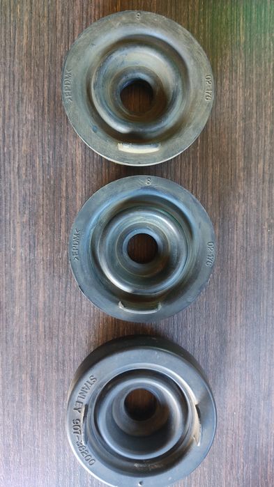 Захисна кришка заглушка сальник фари резинова до Mitsubishi Lancer 9