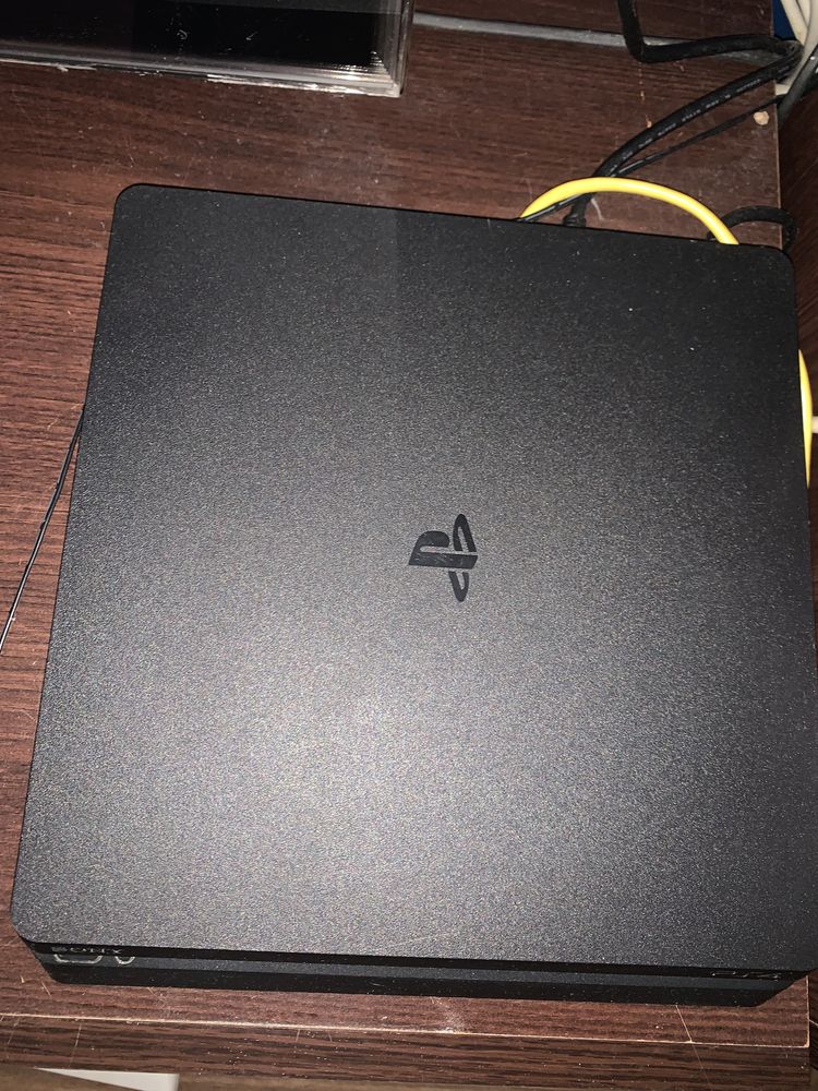 PlayStation 4 1TB.