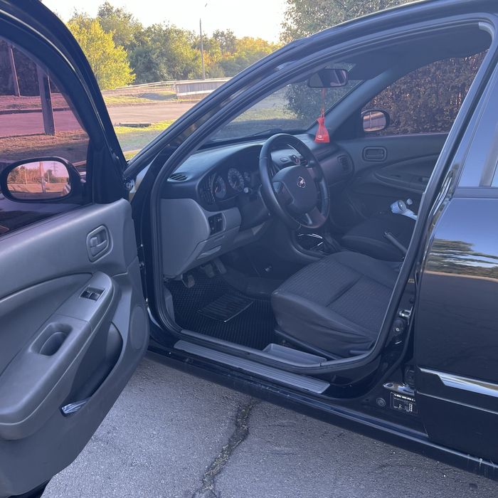 Nissan Almera 1.6 2008