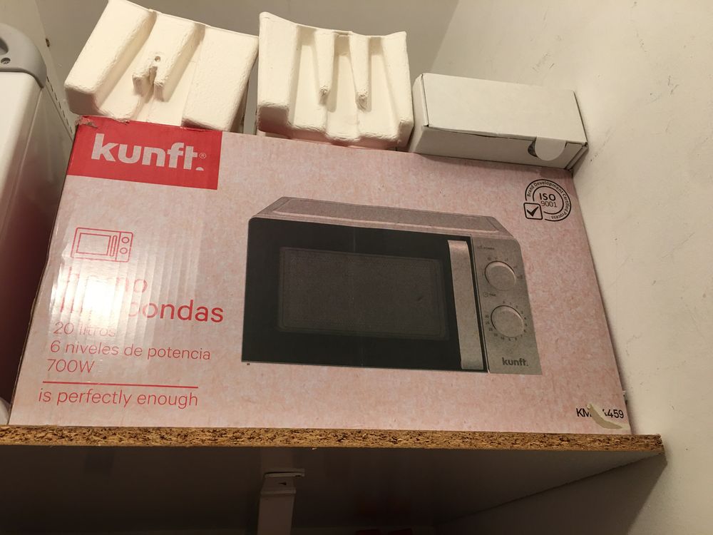 Microondas marca kunf