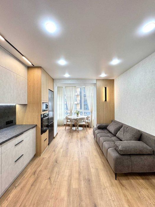 Продам квартиру з сучасним якісним ремонтом