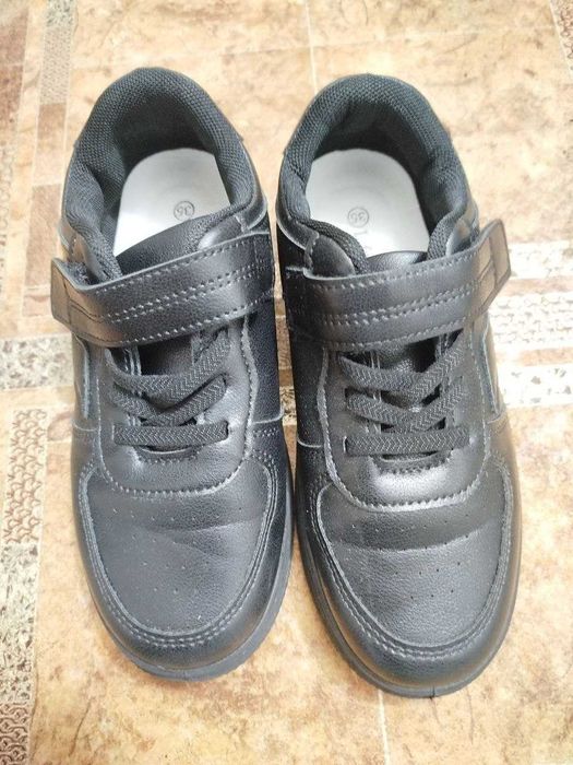 Кросівки унісекс 35 розмір