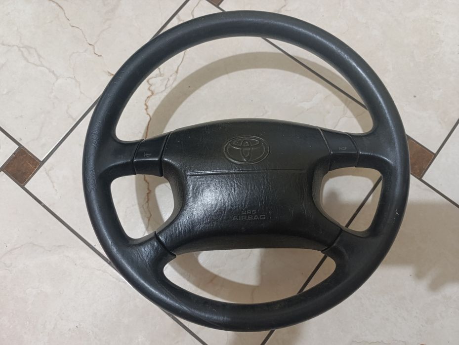 Руль Тойота Карина с подушкой безопасности.