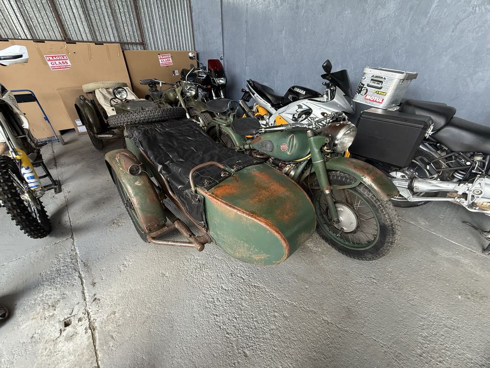 M72 z 1958 roku – klasyczny radziecki motocykl z wózkiem bocznym