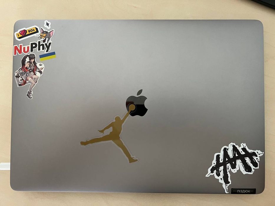 Apple MacBook Pro 16'' 1TB Core i9-9880H 2019 (MVVM2) Space Grey