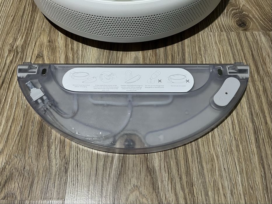 Робот-пылесос с функцией влажной уборкой Xiaomi Mi Vacuum Mop