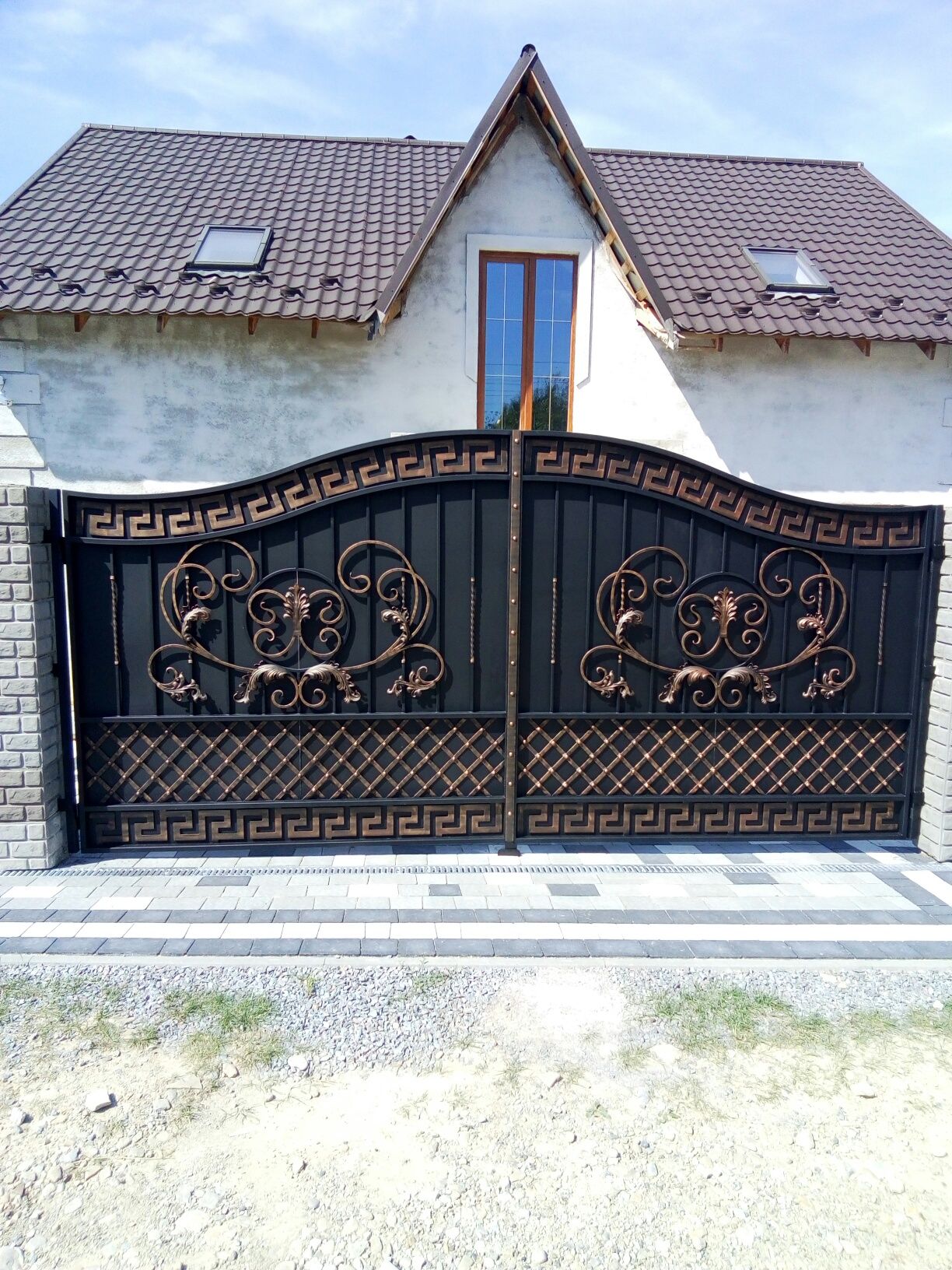 Ковані вироби/ Ковка/ Ковані брами/ Відкатні ворота/ Сходи/ Перила