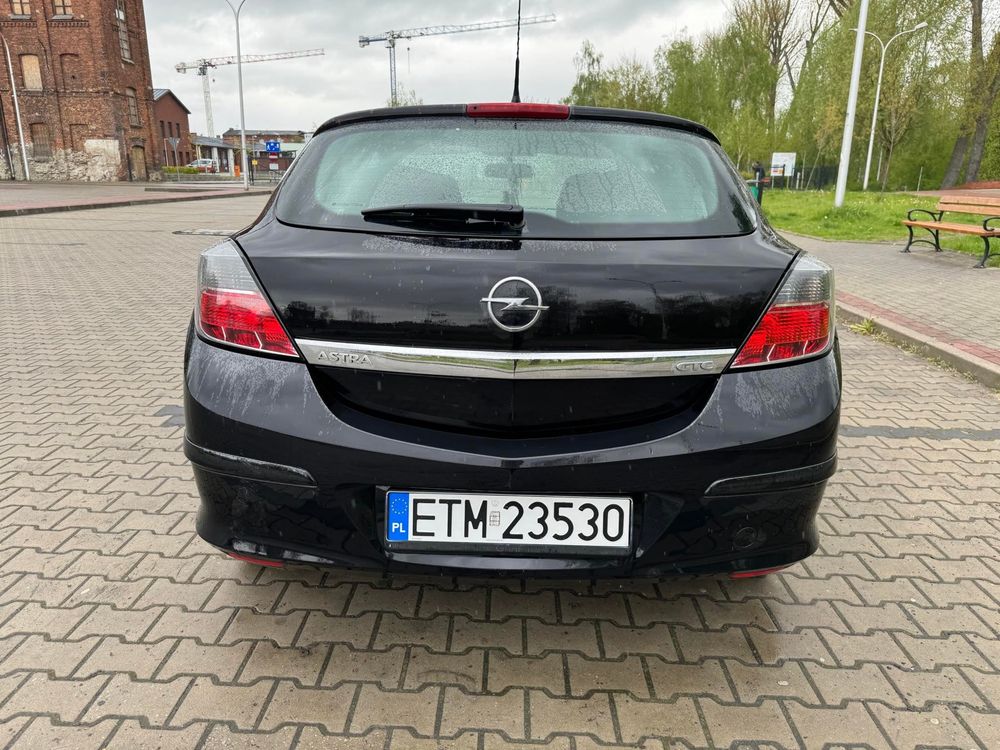 Opel Astra H (uszkodzone)