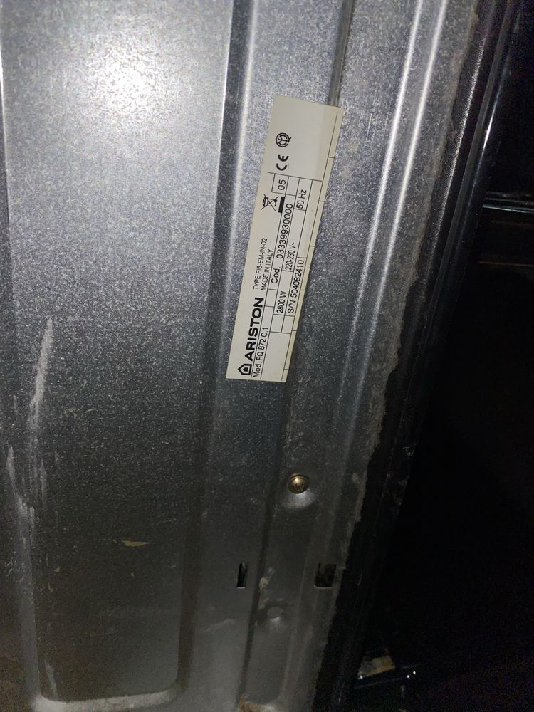 Forno Ariston Hotpoint modelo FQ872