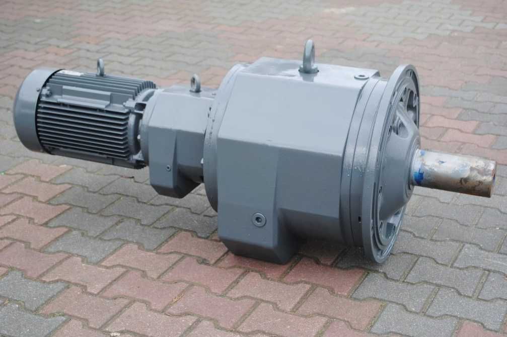 Motoreduktor kołnierzowy 9.2kw. 9,5obr./min.. SEW