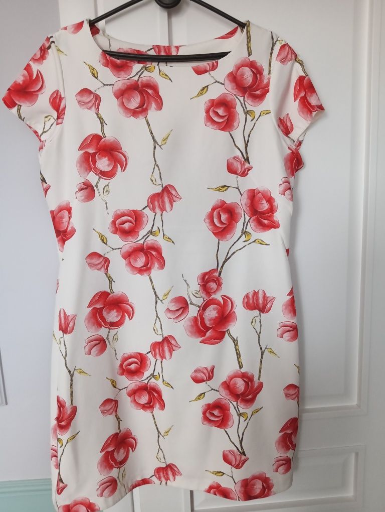 Sukienka w kwiaty 46 do 48