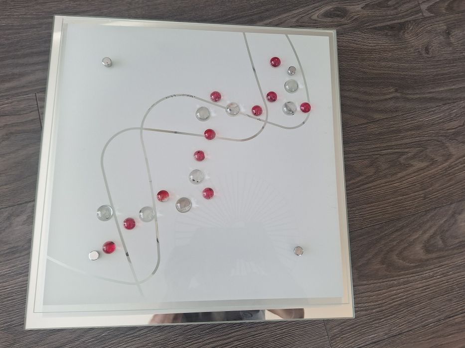 Nowoczesna lampa sufitowa 42×42 cm – szklana dekoracja, 80 zł