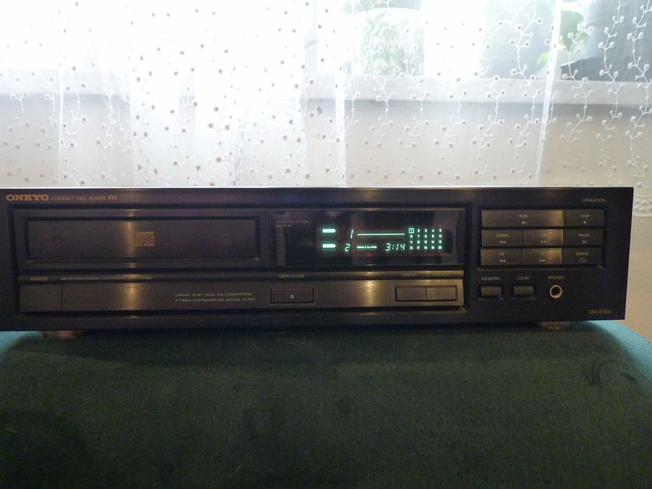 Kompact disc ONKYO DX 6700,ładny stan,tanio.