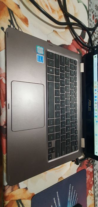 Laptop ASUS Zenbook UX360C