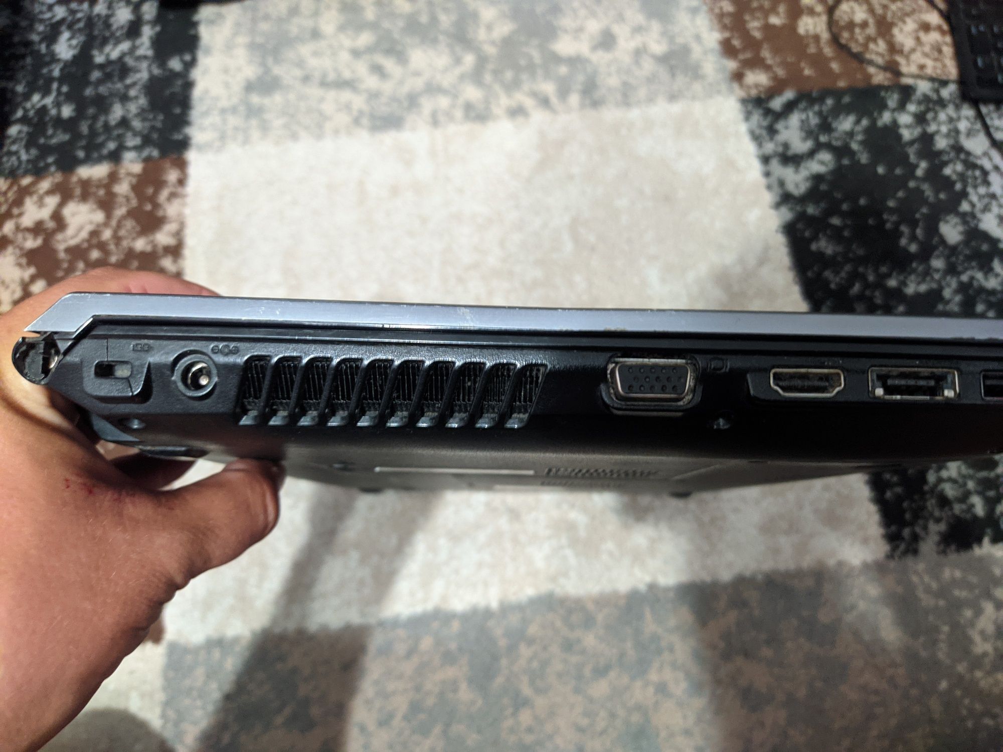 Lenovo B570c intel core i5/geforce 410m