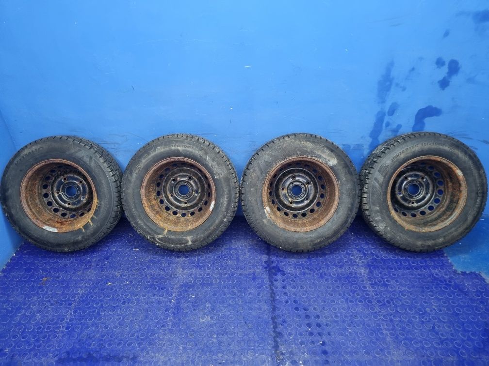 KOMPLET Felg Stalowych Opony Kumho 205/70/15C ET 60 5x160 OEM