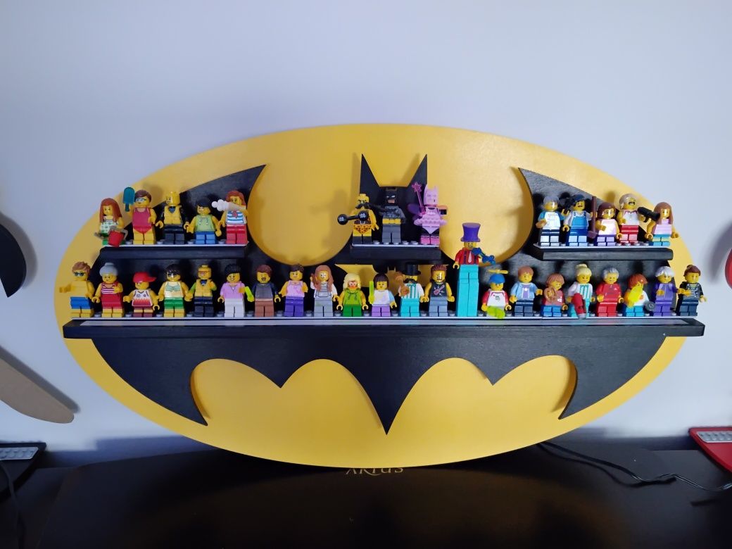 Lampka półka Batman  z oświetleniem LED na Minifigurki