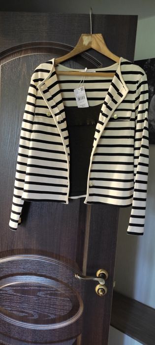 Пиджак трикотажный бренд МАNGO  р. L . Сезон весна лето.