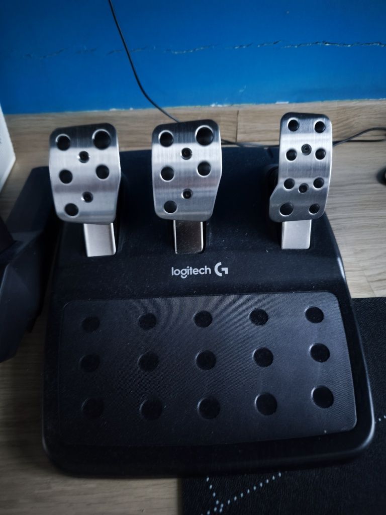 Kierownica Logitech g29 - praktycznie nieużywana