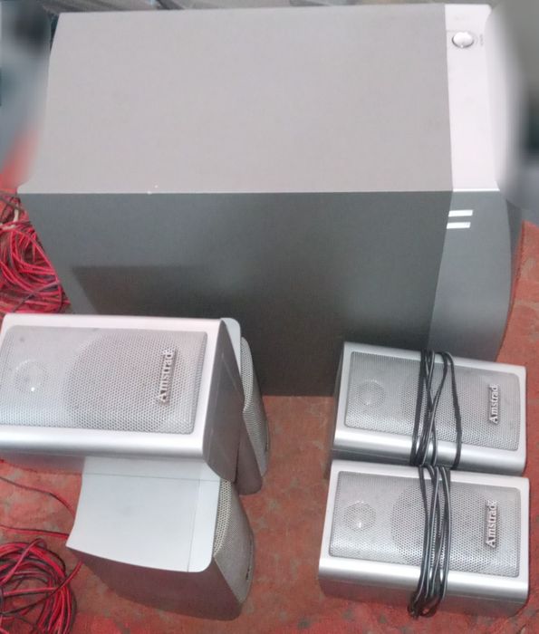 Акустична система 5+1 до домашнього кінотеатру