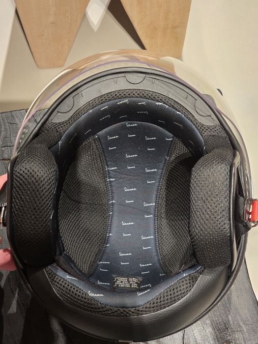 Kask Vespa Visor 4.0 w rozmiarze L jak nowy.