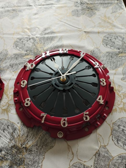 Zegar z docisku sprzęgła