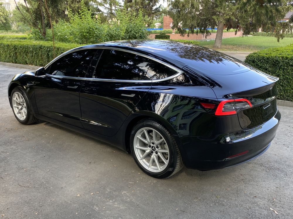 Tesla Model 3 Long Range