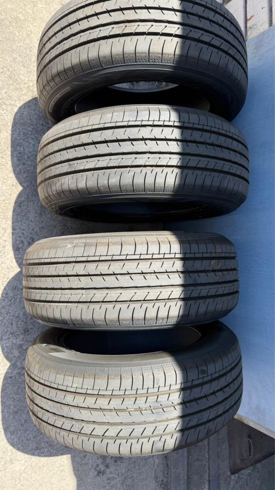 Продам резину  r17.  215-55-17