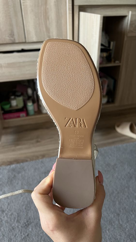 ZARA złote sandały na koturnie espadryle r. 38 (24,5 cm) modne na lat