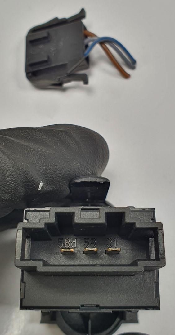 PRZEŁĄCZNIK REGULACJI ŚWIATEŁ VW PASSAT B5 3B0941333