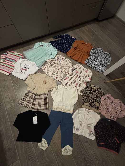 Сукні новорічні,повсякденні,костюми,светрики на дівчинку 92-116