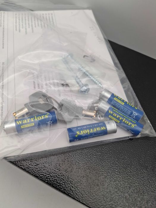 Sejf elektroniczny Yale Guest kompaktowy YSG/200/DB2 JAK NOWY!