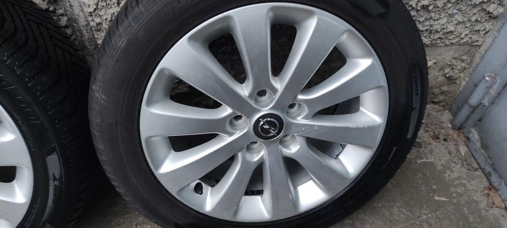 Диски opel r17 5/115 et44  dia 70.2  7j з гумою 225/50 17