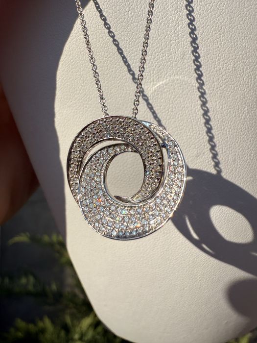 До чорноі пятниці! Колье з підвісом та діамантами, Італія, 585 проба