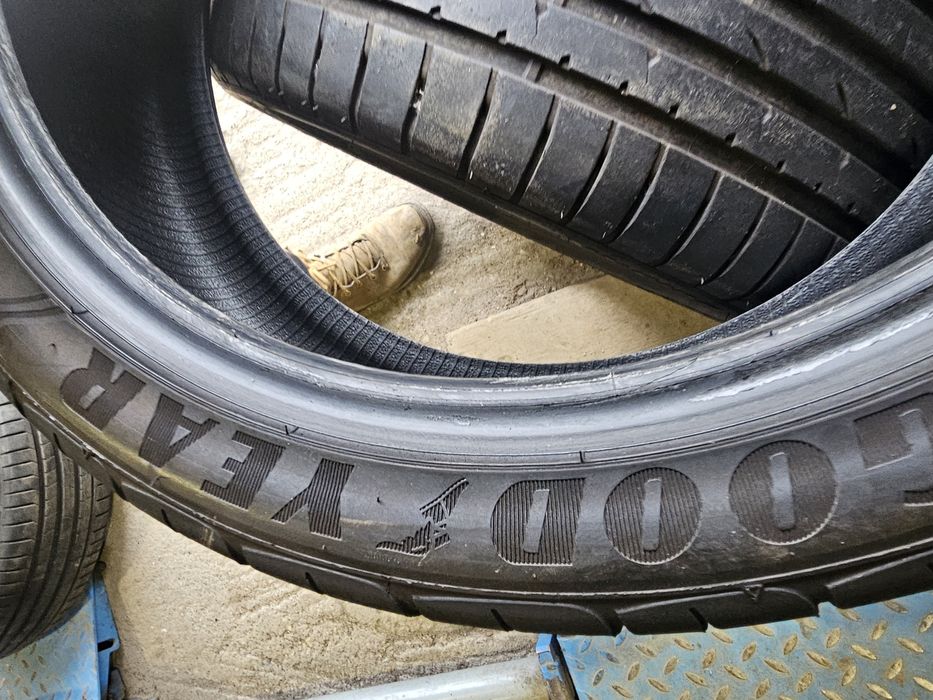 Opony Letnie 2szt R19 235/40-6.5mm-23rok-Goodyar