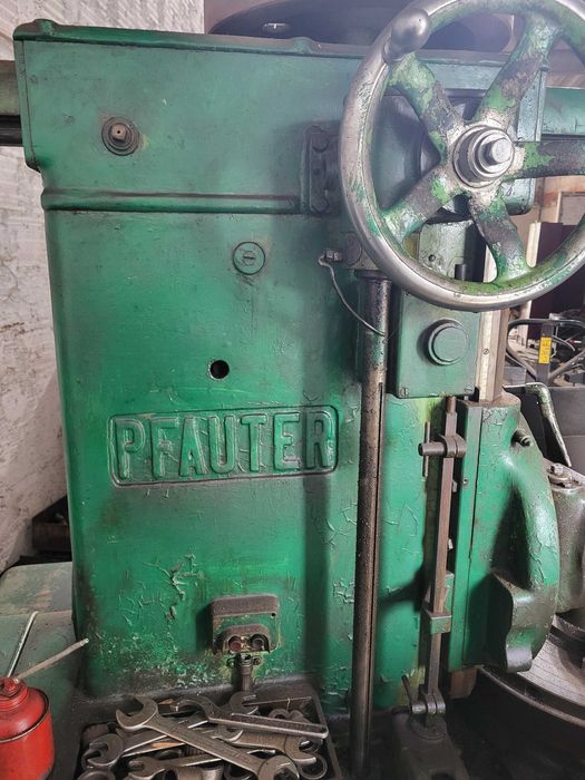 PFAUTER RS 1 Máquina Fresadora de Engrenagens Vertical