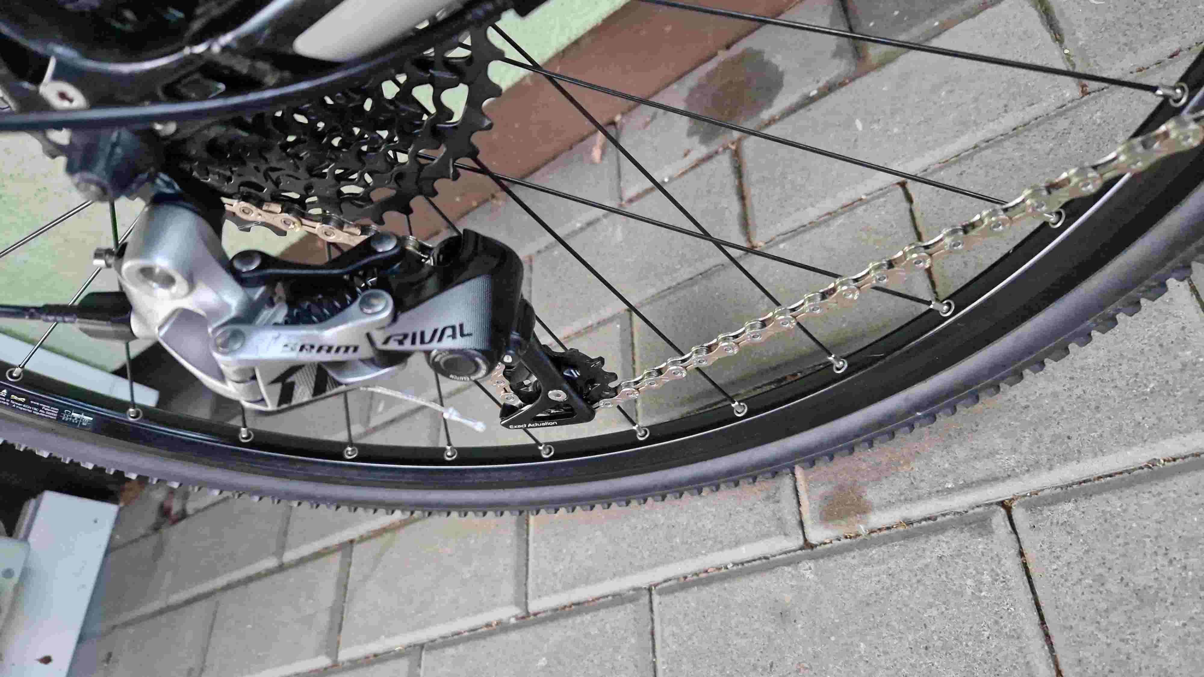 BOARDMAN sram RIVAL 1x11 hydraulik alu CARBON gravel r53 i 50