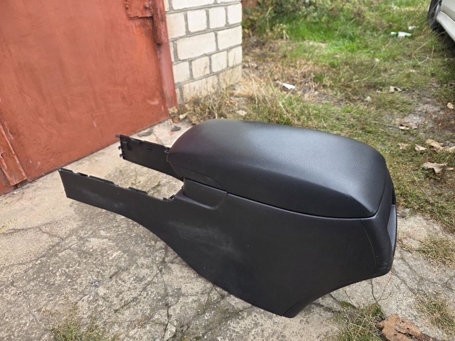 Підлокітник Toyota Camry 40