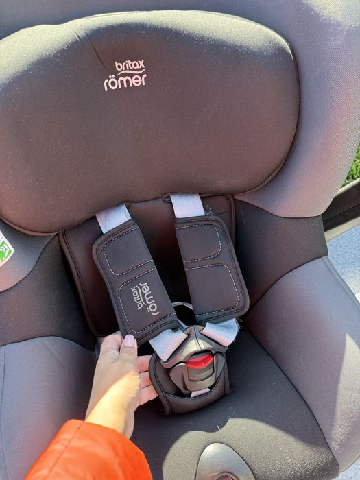 Britax Römer Dualfix i-Size автокрісло