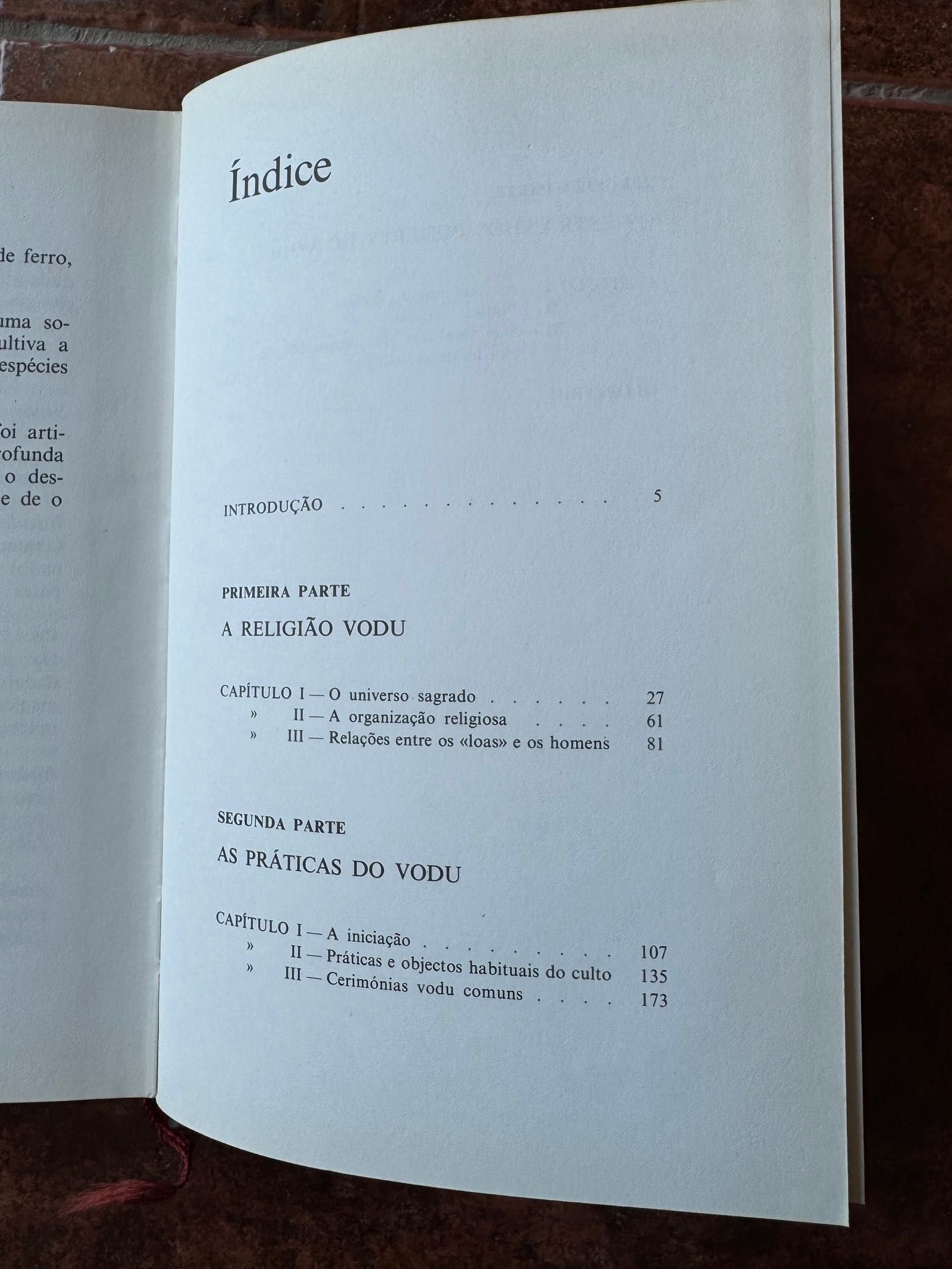 Livro sobre Vodu