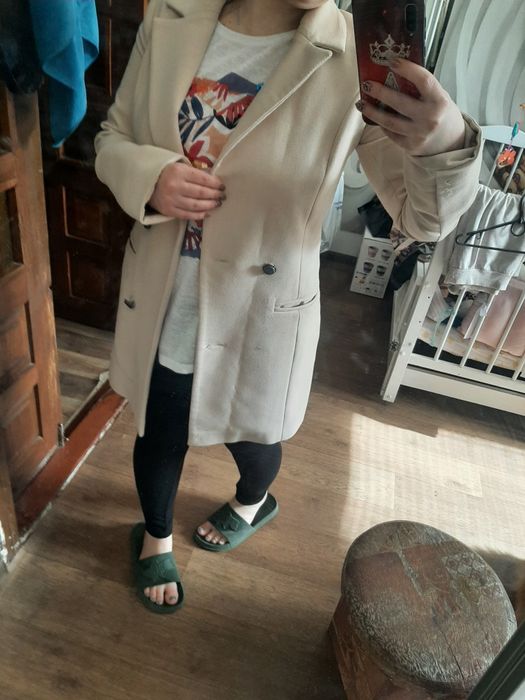 Пряме пальто жіноче