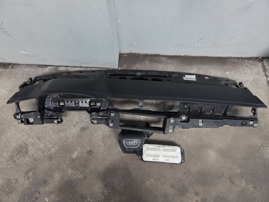 Deska rozdzielcza AUDI A6 C8 SKÓRA S6 RS6 A7 S7 RS7  KOKPIT