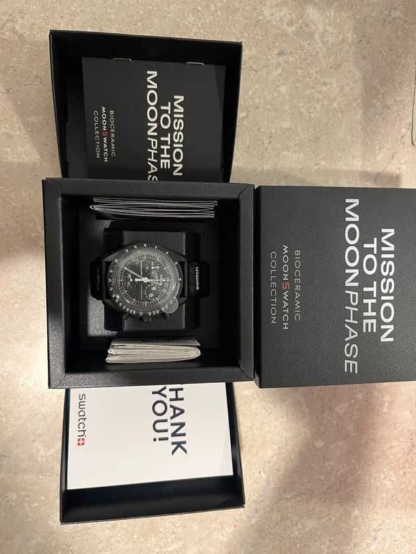 Omega x Swatch Snoopy SO33B700 Tatra Survival Edition