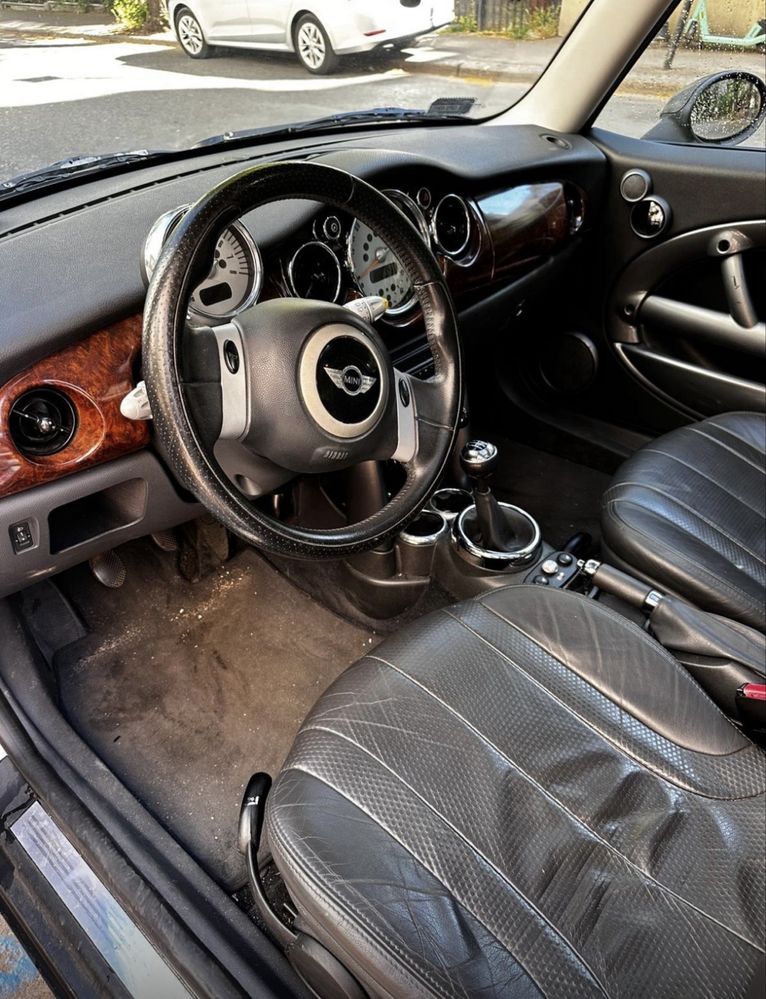 Mini Cooper z 2005 roku