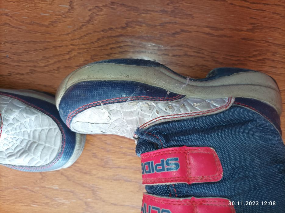 Buty  zimowe dla dziecka r.25