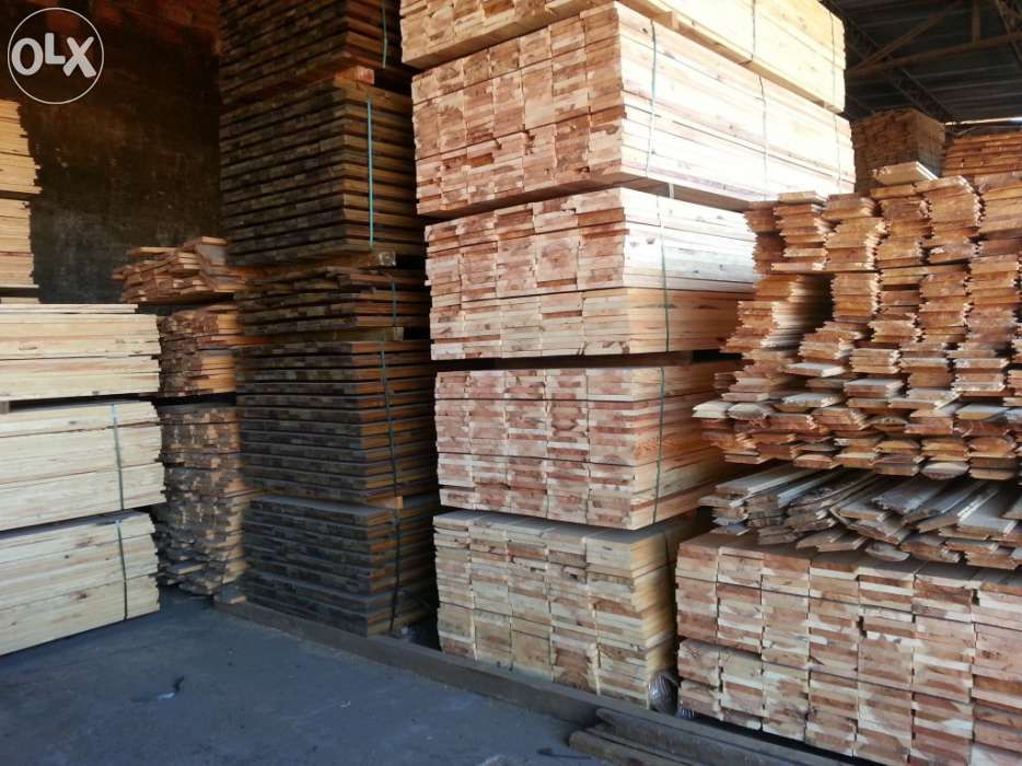 Madeira, soalhos, cofragens, vigas, barrotes, tabiques, ripas, tábuas.